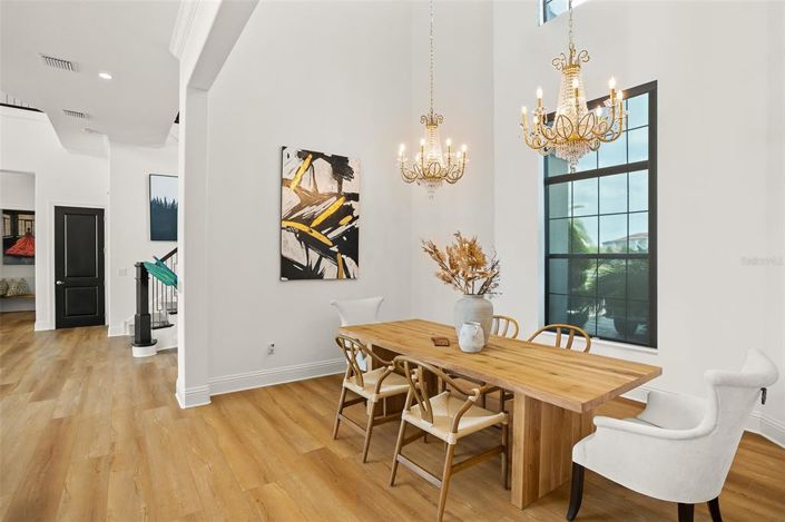 Image No.18-6 Bed Property for sale