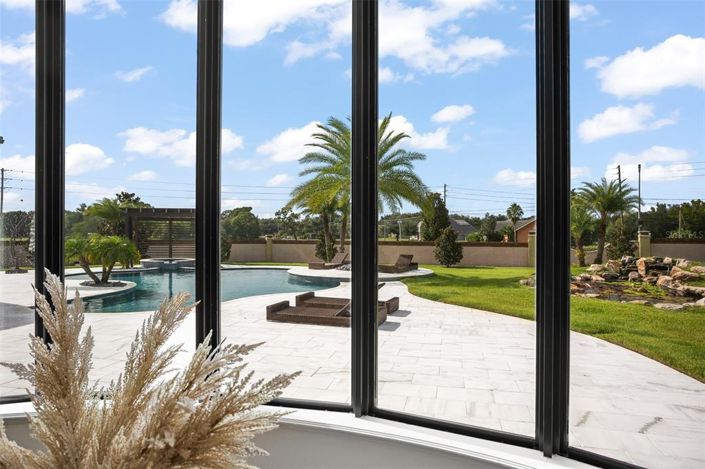 Image No.22-6 Bed Property for sale