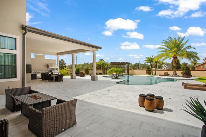 Image No.51-6 Bed Property for sale