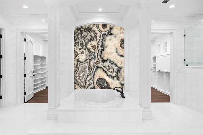 Image No.29-6 Bed Property for sale