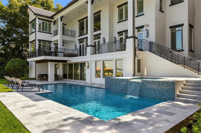 Image No.66-6 Bed Property for sale