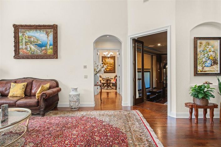 Image No.25-5 Bed Property for sale