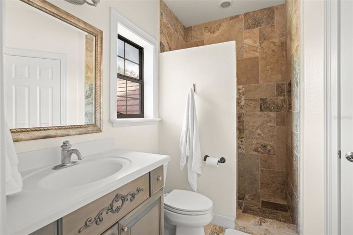 Image No.38-5 Bed Property for sale