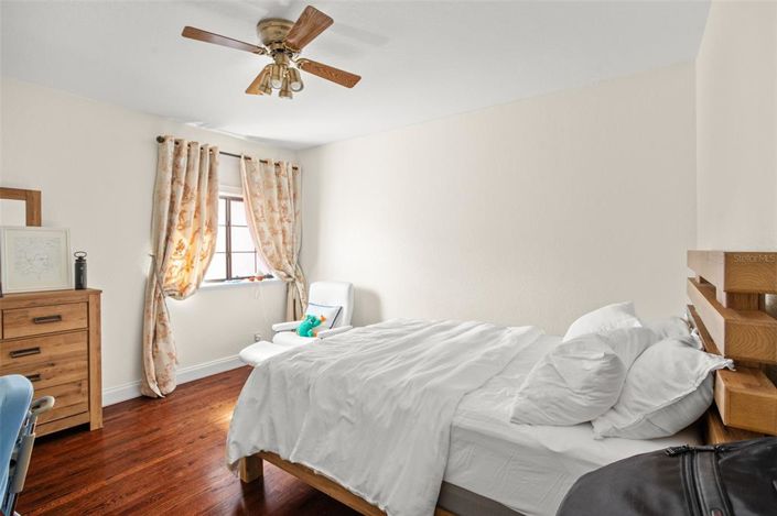 Image No.39-5 Bed Property for sale