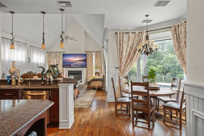 Image No.8-5 Bed Property for sale