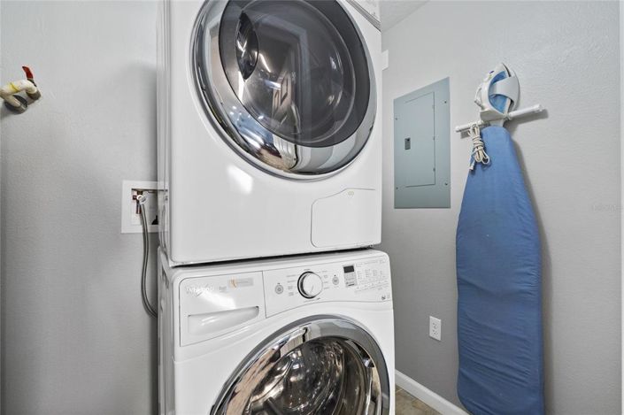 Image No.25-2 Bed Property for sale