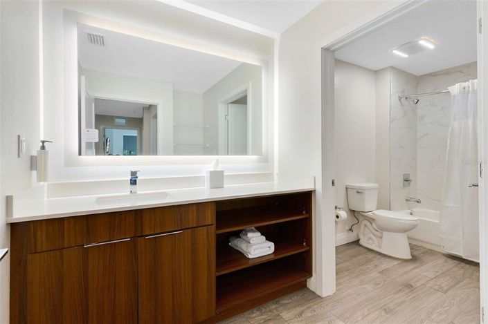 Image No.10-3 Bed Property for sale