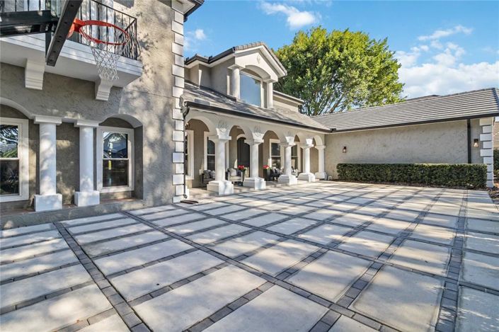 Image No.9-4 Bed Property for sale