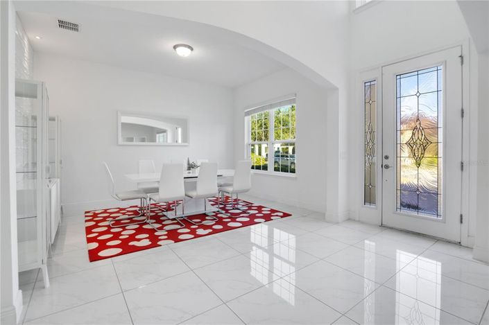 Image No.4-6 Bed Property for sale