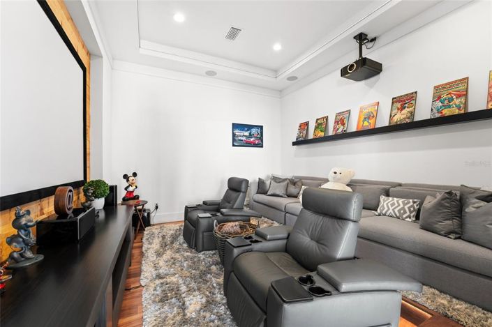 Image No.24-5 Bed Property for sale