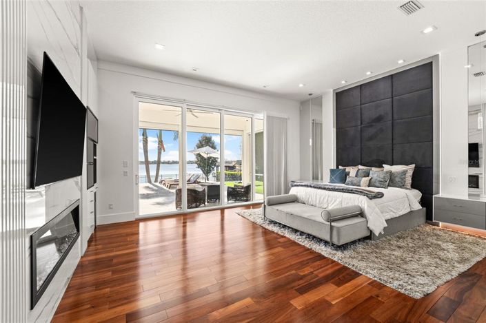 Image No.25-5 Bed Property for sale