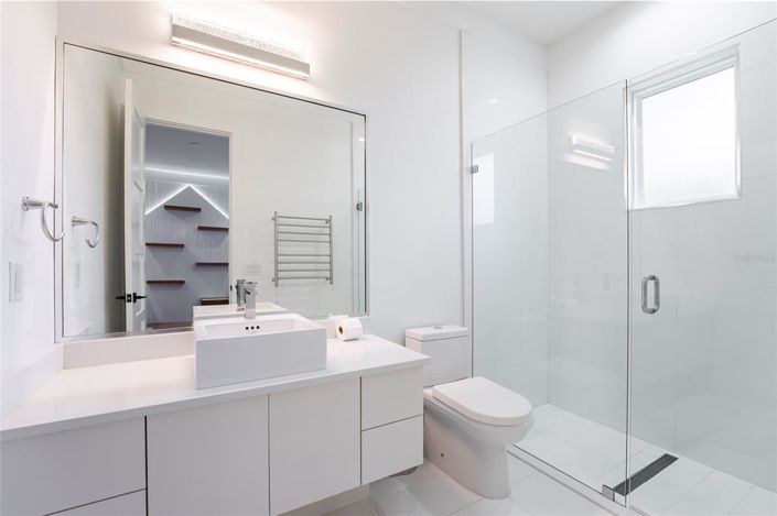 Image No.32-5 Bed Property for sale