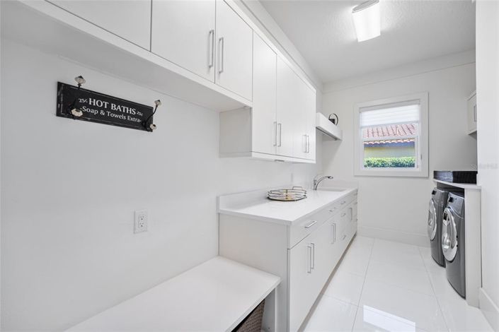 Image No.33-5 Bed Property for sale