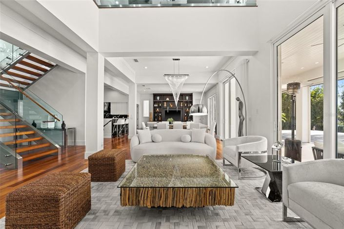 Image No.5-5 Bed Property for sale