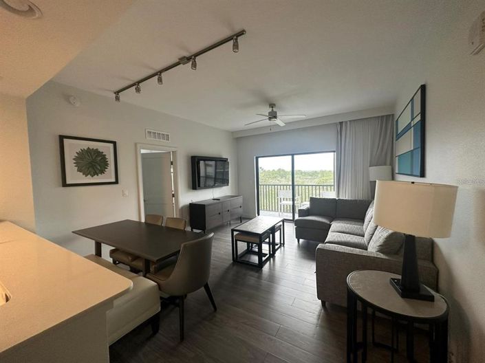 Image No.10-2 Bed Property for sale