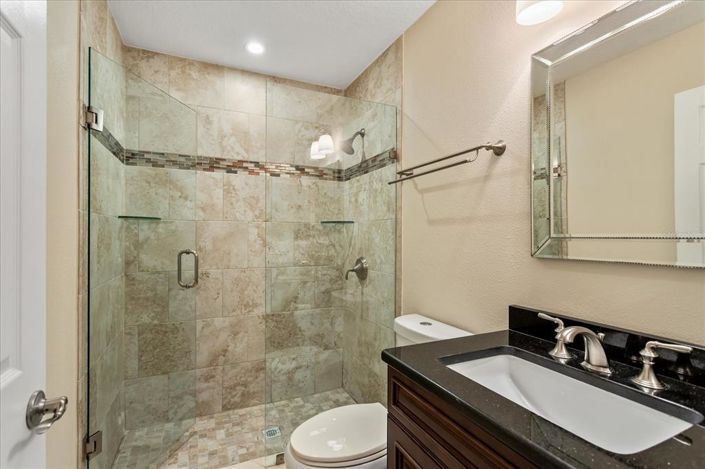 Image No.23-5 Bed Property for sale