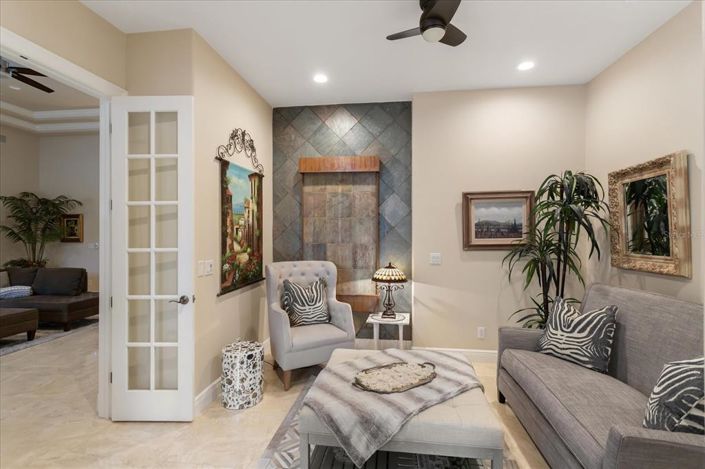 Image No.25-5 Bed Property for sale