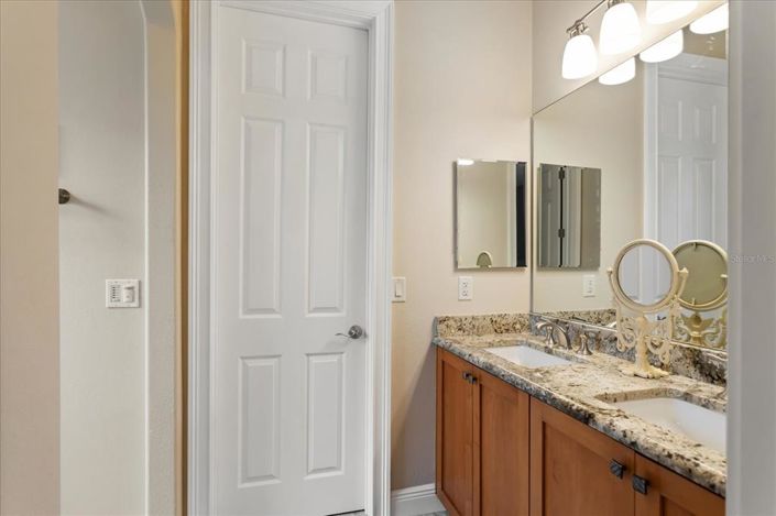 Image No.33-5 Bed Property for sale