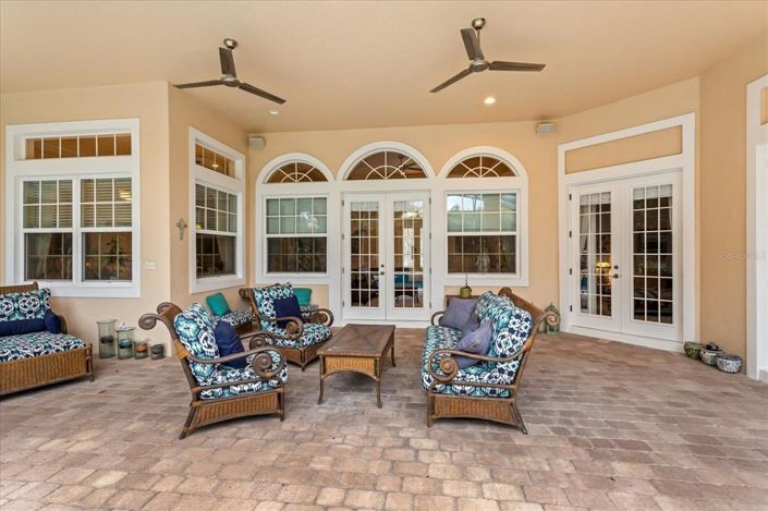 Image No.38-5 Bed Property for sale