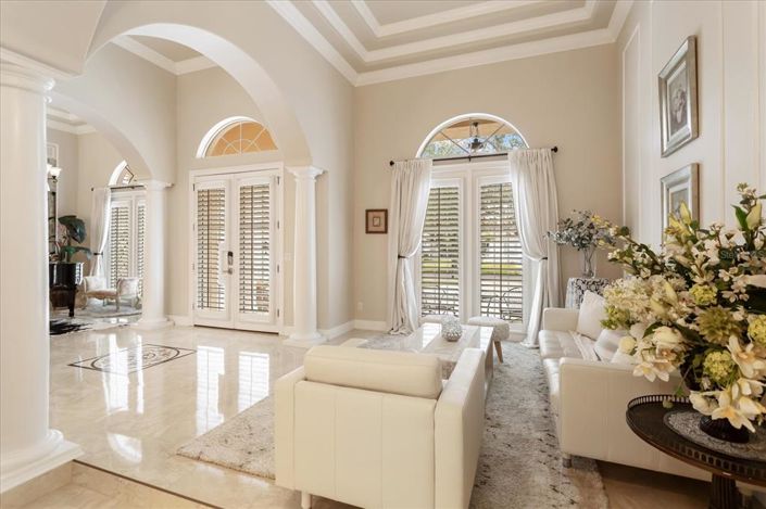 Image No.7-5 Bed Property for sale