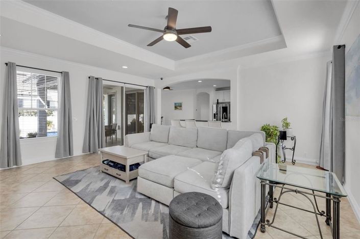 Image No.16-5 Bed Property for sale