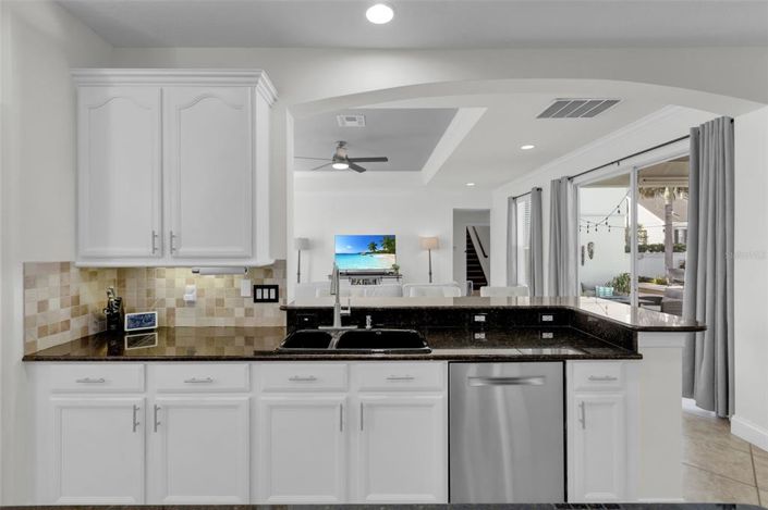 Image No.19-5 Bed Property for sale