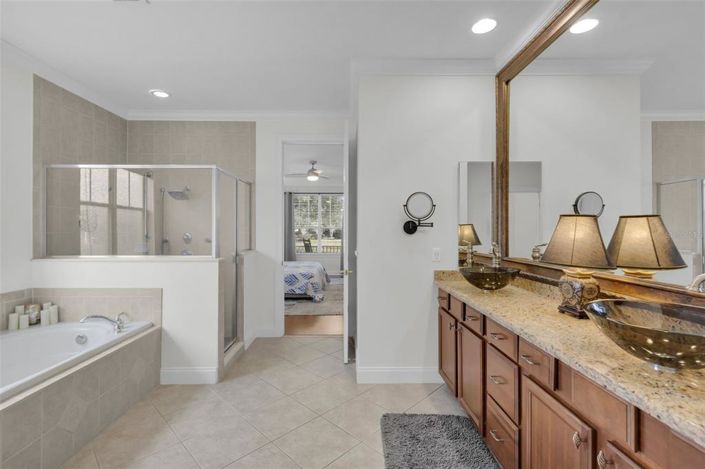 Image No.25-5 Bed Property for sale