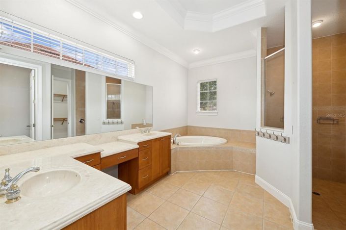 Image No.20-4 Bed Property for sale