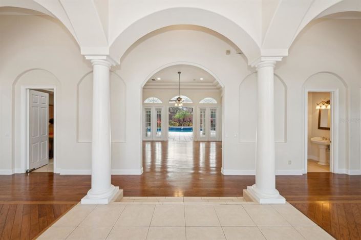 Image No.8-4 Bed Property for sale