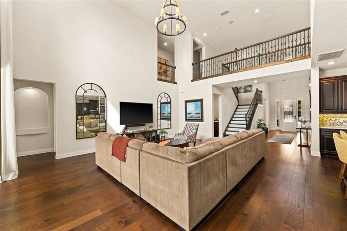 Image No.6-6 Bed Property for sale