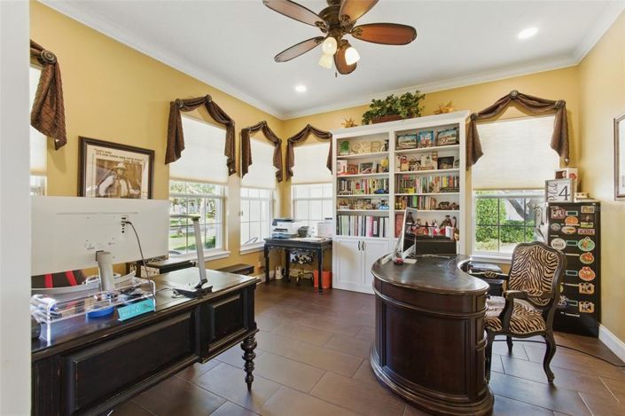 Image No.11-5 Bed Property for sale