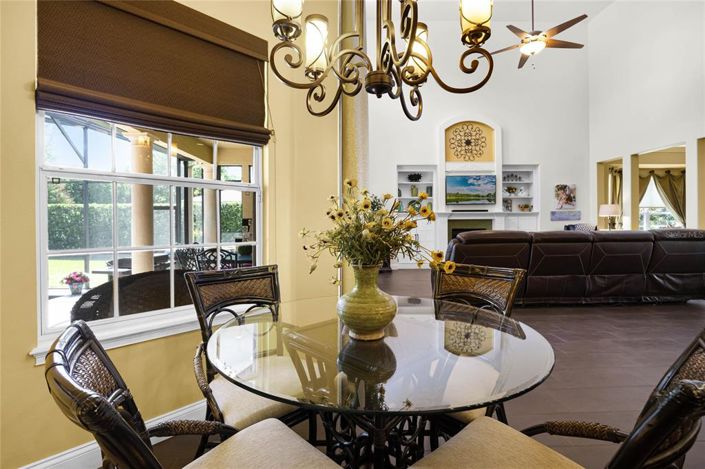 Image No.19-5 Bed Property for sale