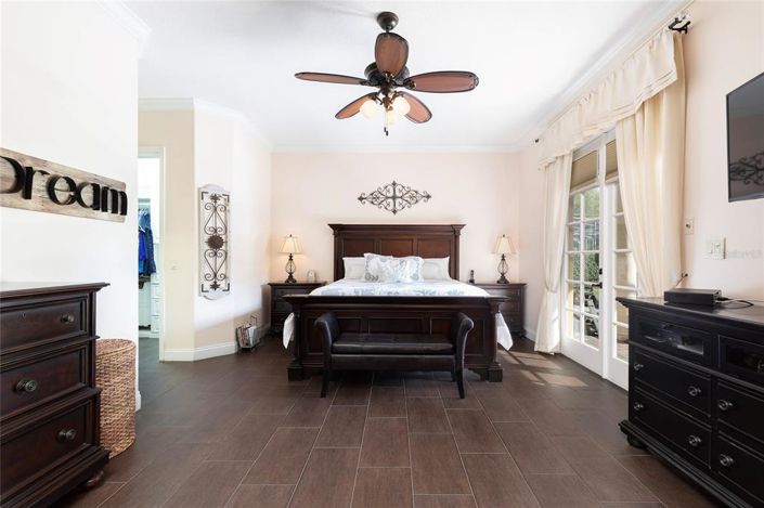 Image No.22-5 Bed Property for sale