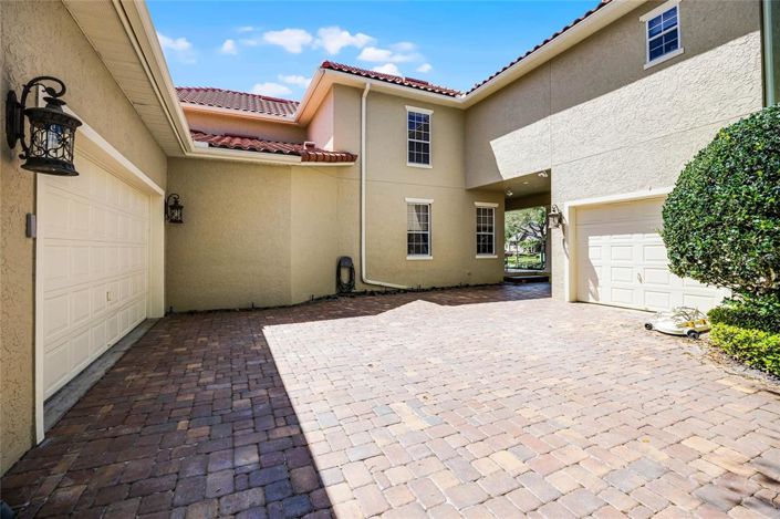 Image No.55-5 Bed Property for sale