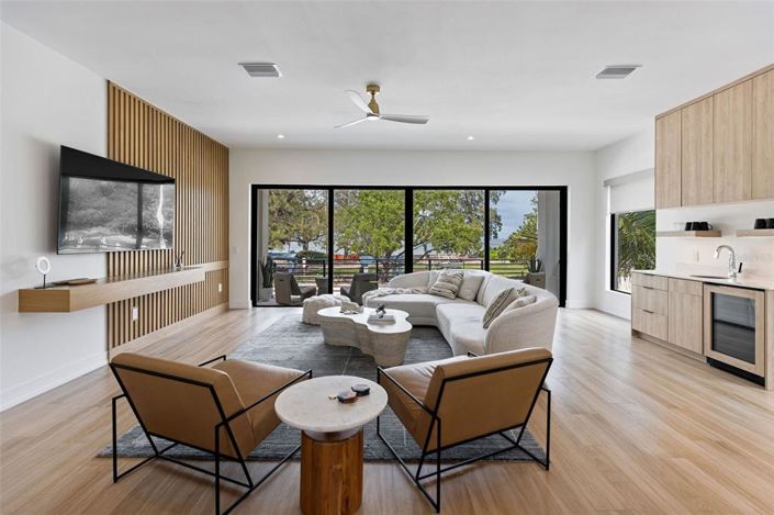 Image No.17-4 Bed Property for sale