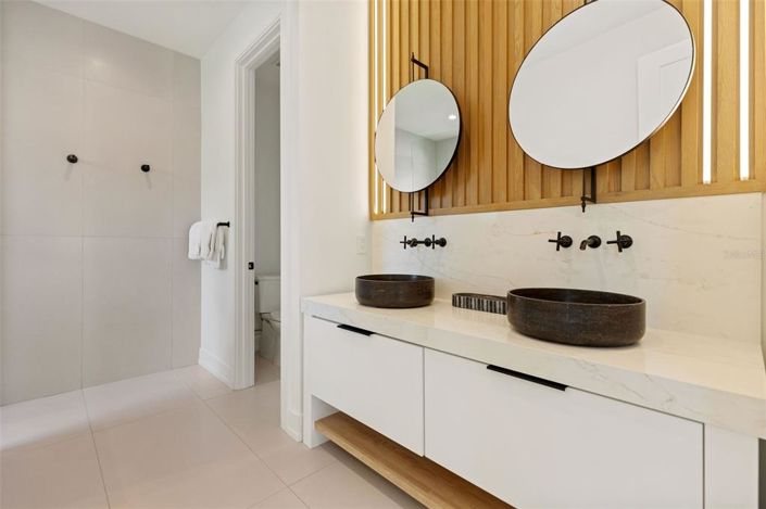 Image No.35-4 Bed Property for sale