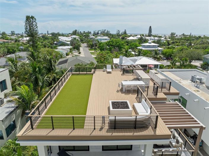 Image No.68-4 Bed Property for sale