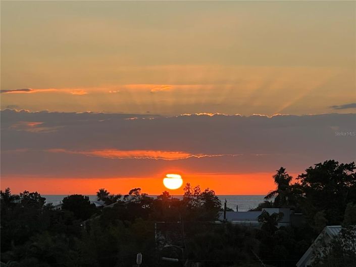 Image No.76-4 Bed Property for sale