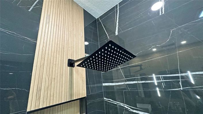 Image No.63-4 Bed Property for sale