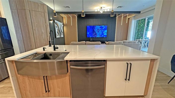 Image No.70-4 Bed Property for sale