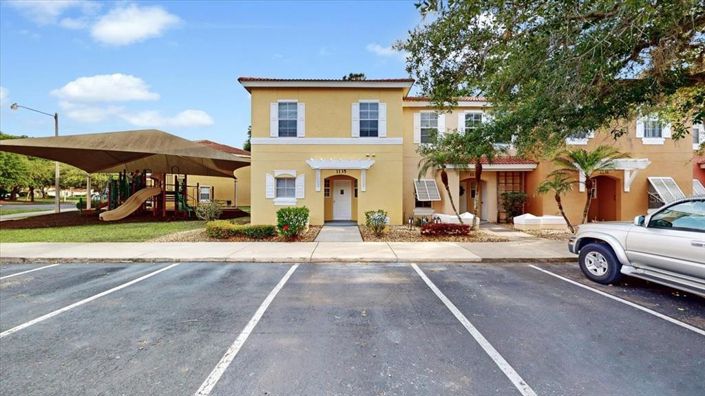 Image No.1-3 Bed Townhouse for sale