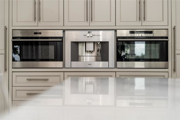 Image No.18-5 Bed Property for sale