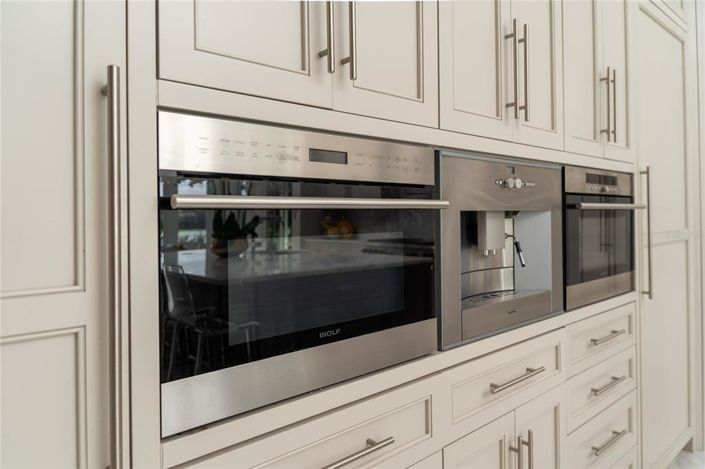 Image No.19-5 Bed Property for sale