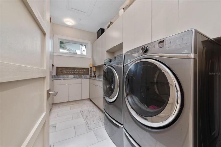 Image No.31-5 Bed Property for sale