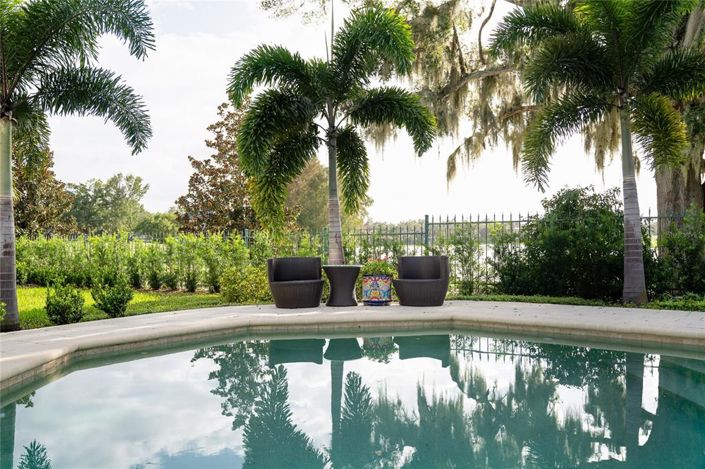 Image No.50-5 Bed Property for sale