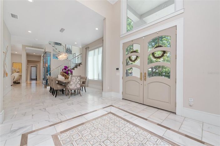 Image No.6-5 Bed Property for sale