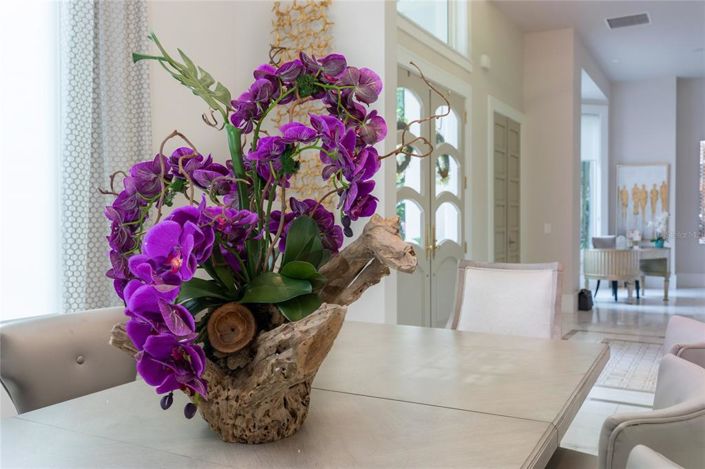 Image No.8-5 Bed Property for sale