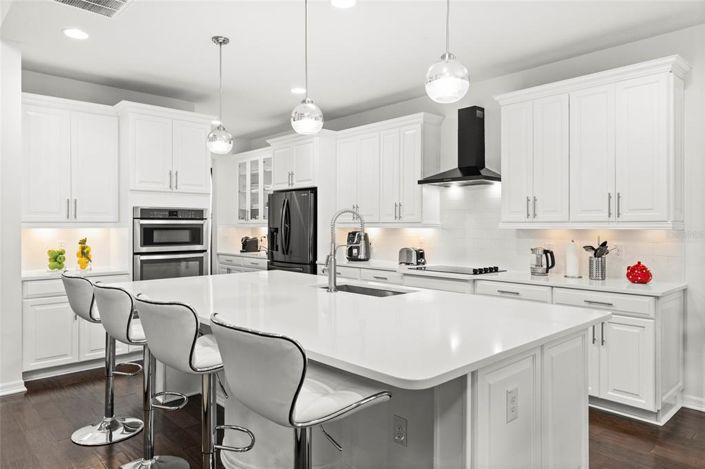 Image No.17-5 Bed Property for sale