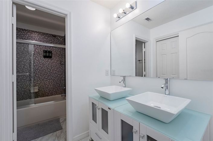 Image No.41-5 Bed Property for sale