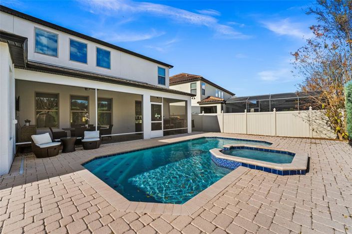 Image No.50-5 Bed Property for sale